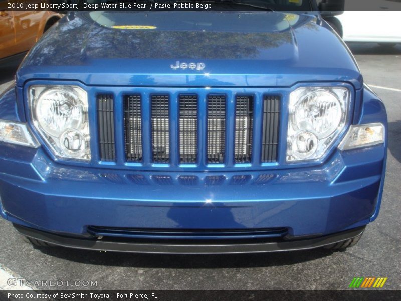 Deep Water Blue Pearl / Pastel Pebble Beige 2010 Jeep Liberty Sport