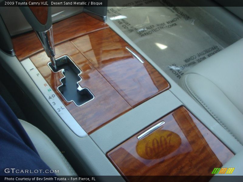 Desert Sand Metallic / Bisque 2009 Toyota Camry XLE