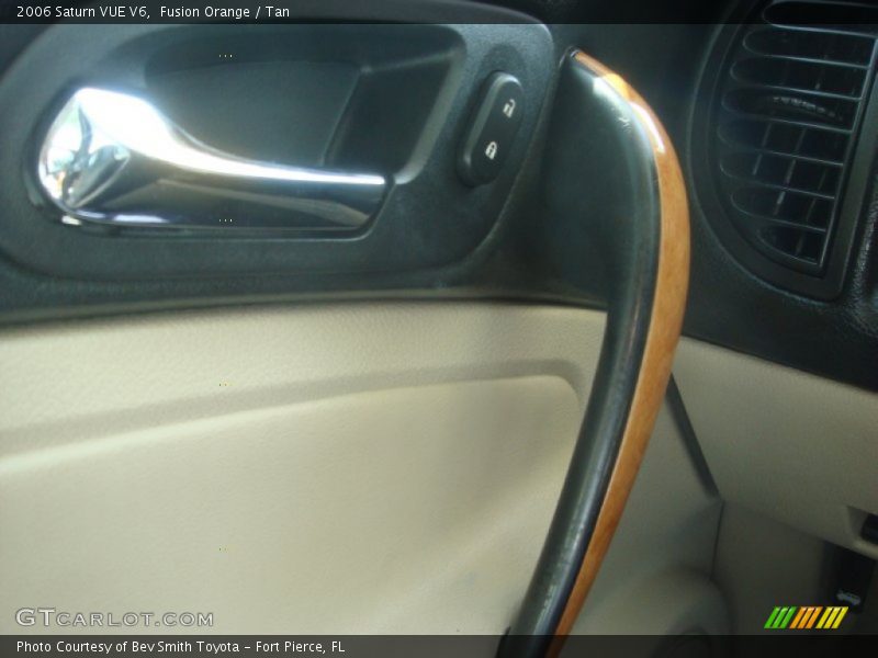 Fusion Orange / Tan 2006 Saturn VUE V6
