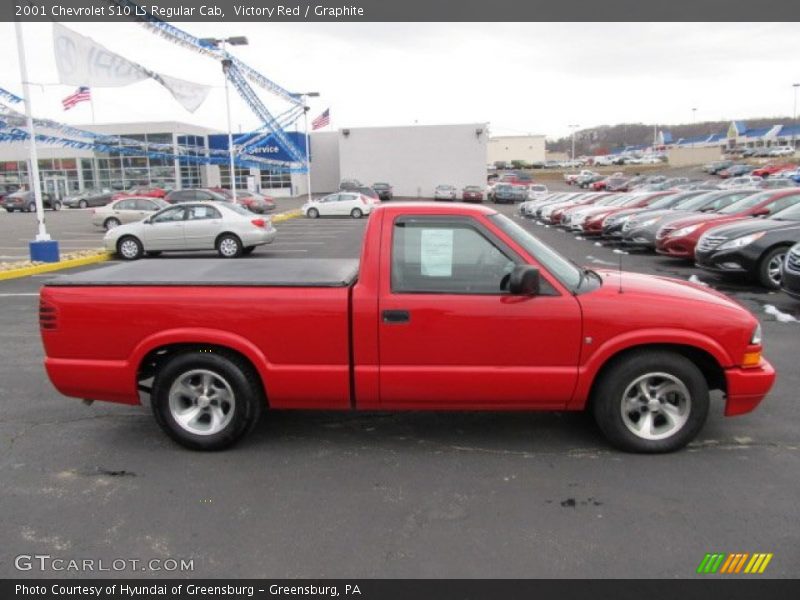 Victory Red / Graphite 2001 Chevrolet S10 LS Regular Cab