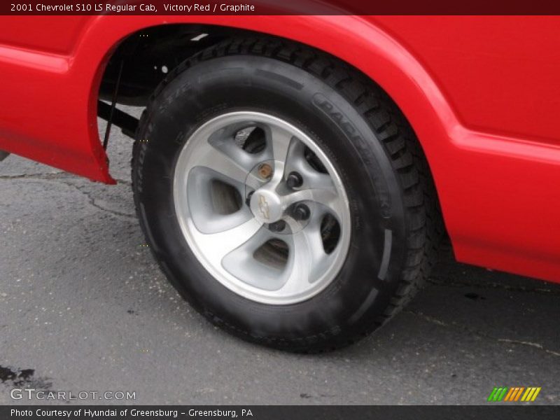 Victory Red / Graphite 2001 Chevrolet S10 LS Regular Cab
