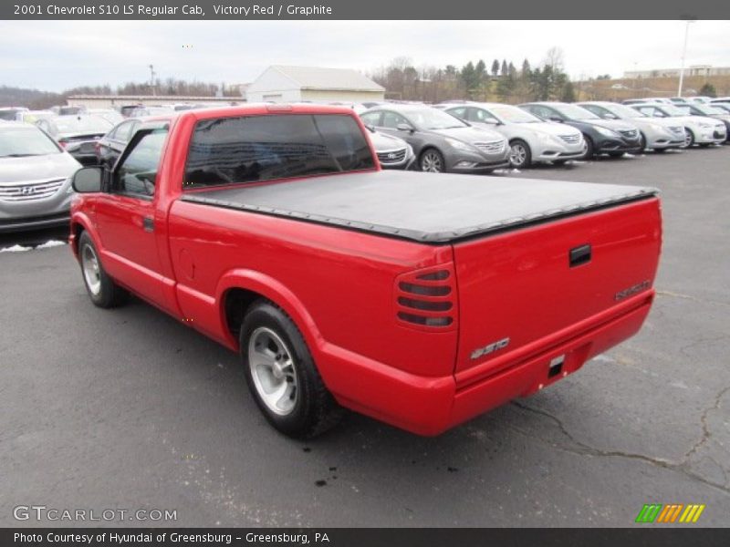 Victory Red / Graphite 2001 Chevrolet S10 LS Regular Cab
