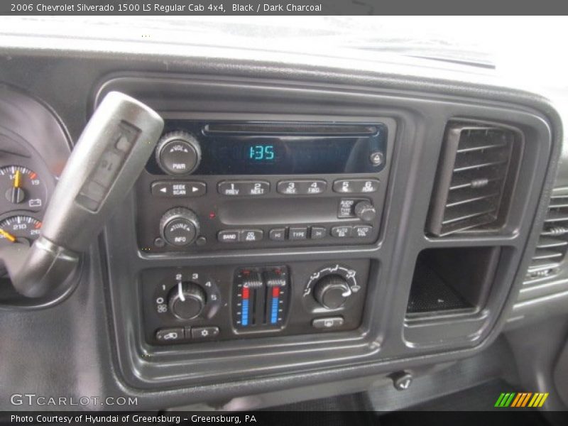 Black / Dark Charcoal 2006 Chevrolet Silverado 1500 LS Regular Cab 4x4