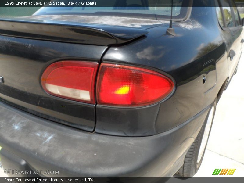 Black / Graphite 1999 Chevrolet Cavalier LS Sedan