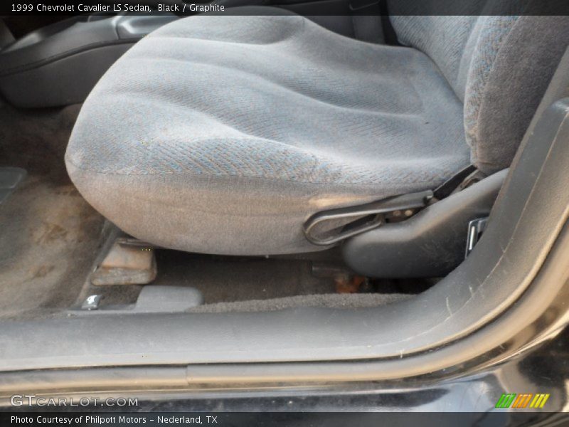 Black / Graphite 1999 Chevrolet Cavalier LS Sedan