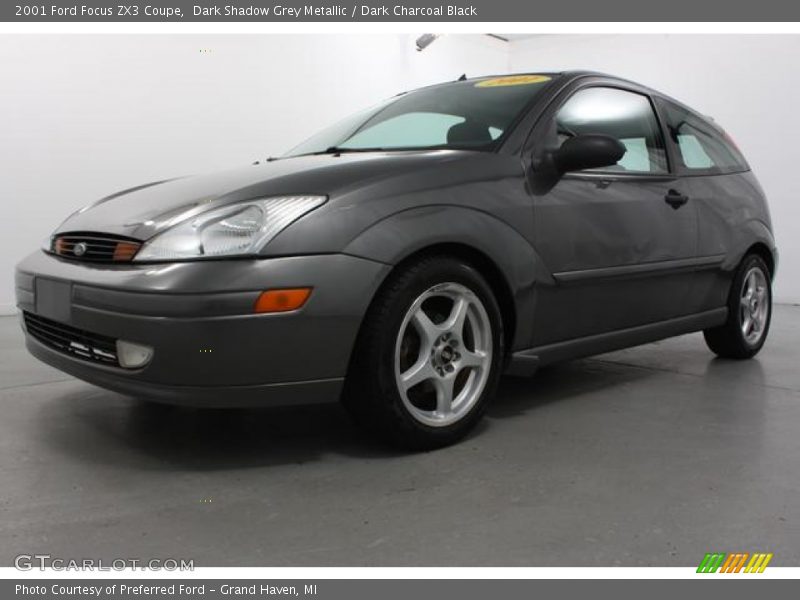 Front 3/4 View of 2001 Focus ZX3 Coupe