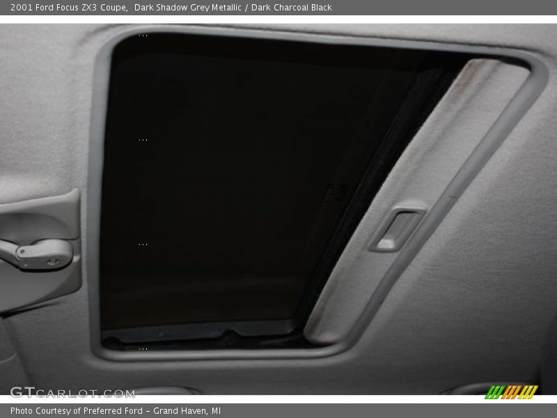 Sunroof of 2001 Focus ZX3 Coupe