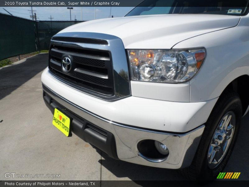 Super White / Graphite Gray 2010 Toyota Tundra Double Cab