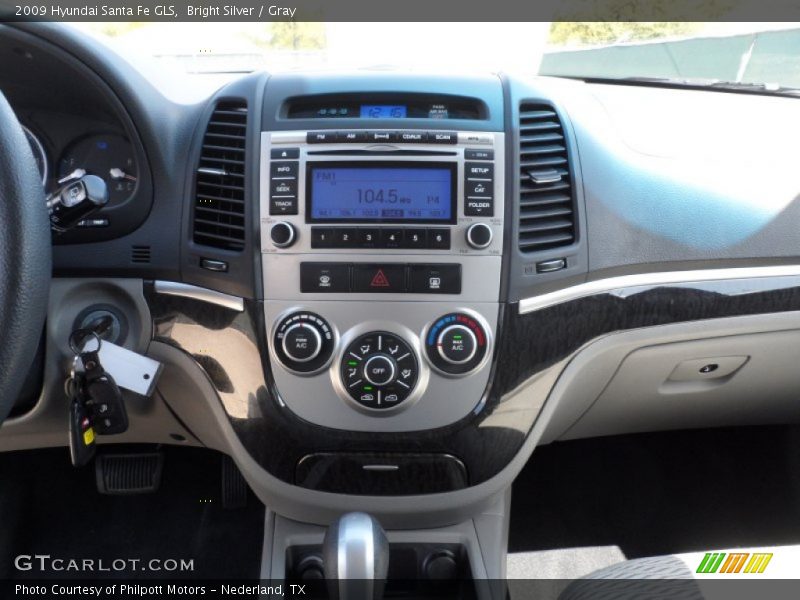 Bright Silver / Gray 2009 Hyundai Santa Fe GLS