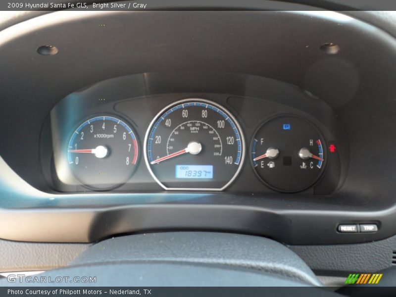 Bright Silver / Gray 2009 Hyundai Santa Fe GLS
