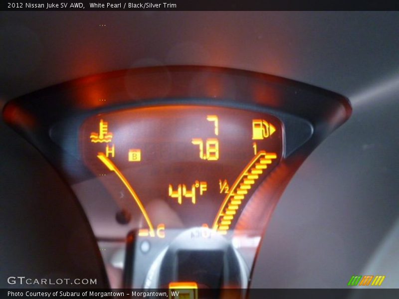 White Pearl / Black/Silver Trim 2012 Nissan Juke SV AWD