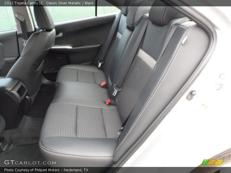 Classic Silver Metallic / Black 2012 Toyota Camry SE