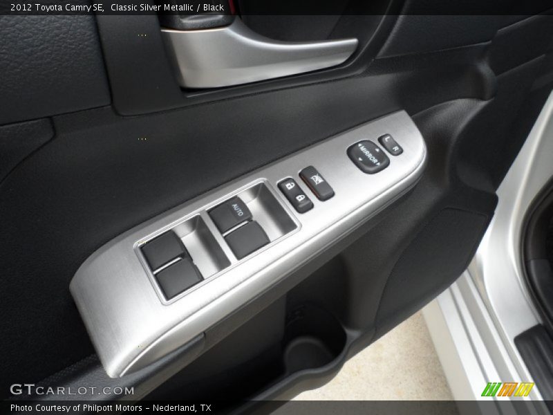 Classic Silver Metallic / Black 2012 Toyota Camry SE