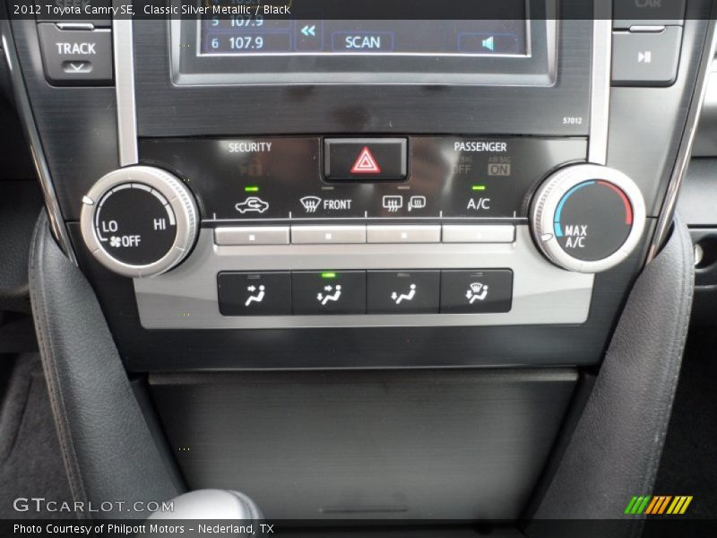Classic Silver Metallic / Black 2012 Toyota Camry SE