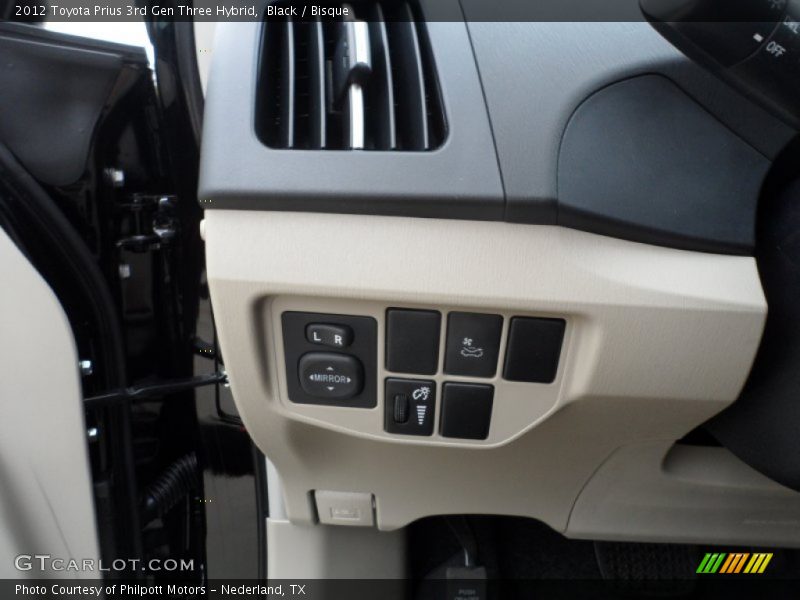 Black / Bisque 2012 Toyota Prius 3rd Gen Three Hybrid