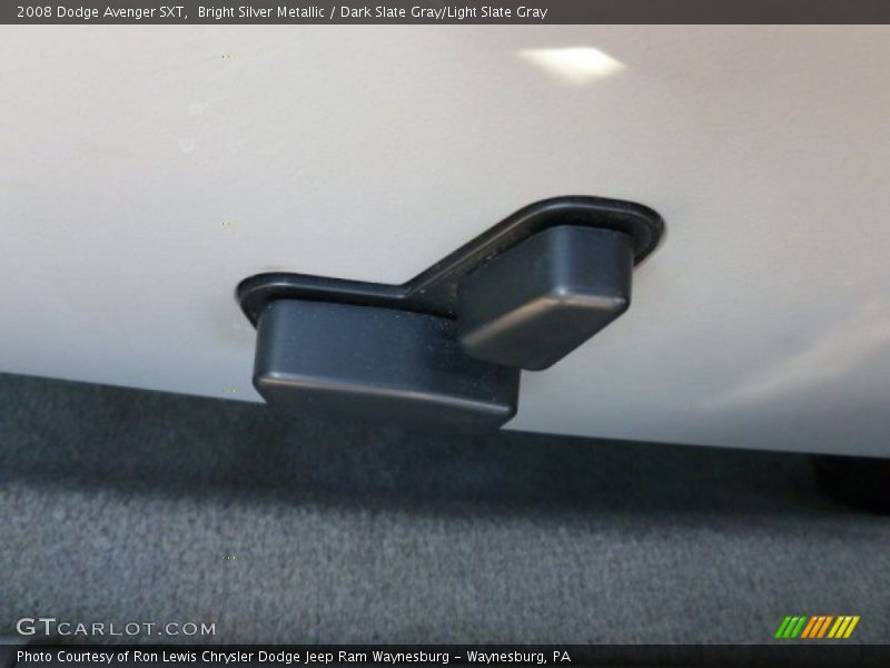 Bright Silver Metallic / Dark Slate Gray/Light Slate Gray 2008 Dodge Avenger SXT