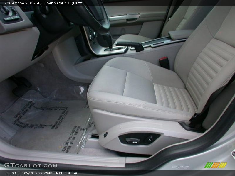 Front Seat of 2009 V50 2.4i
