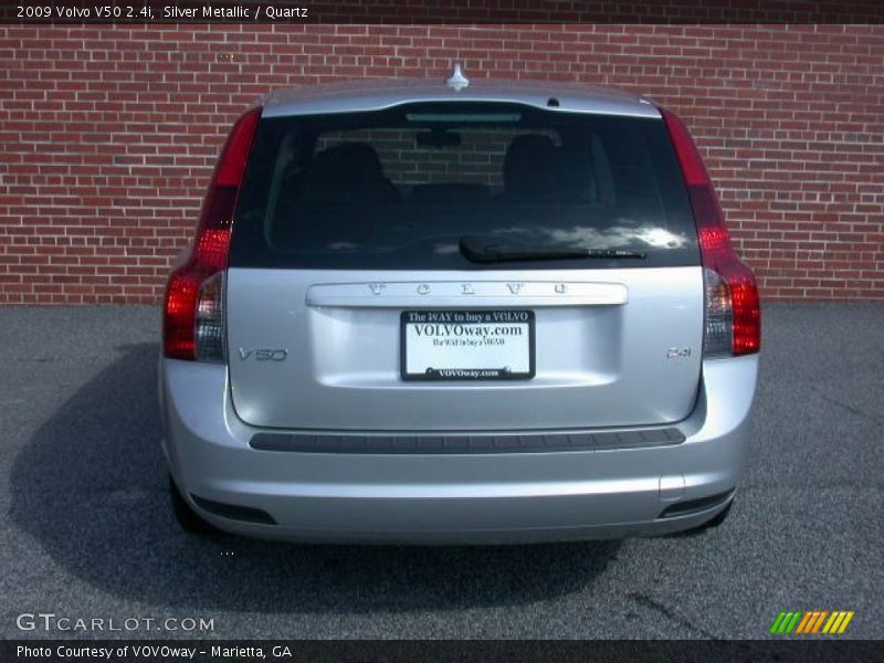 Silver Metallic / Quartz 2009 Volvo V50 2.4i