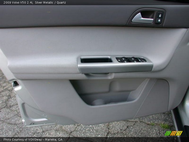 Silver Metallic / Quartz 2009 Volvo V50 2.4i