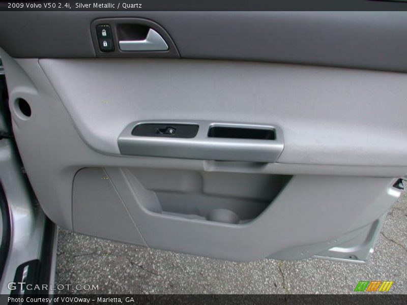 Silver Metallic / Quartz 2009 Volvo V50 2.4i