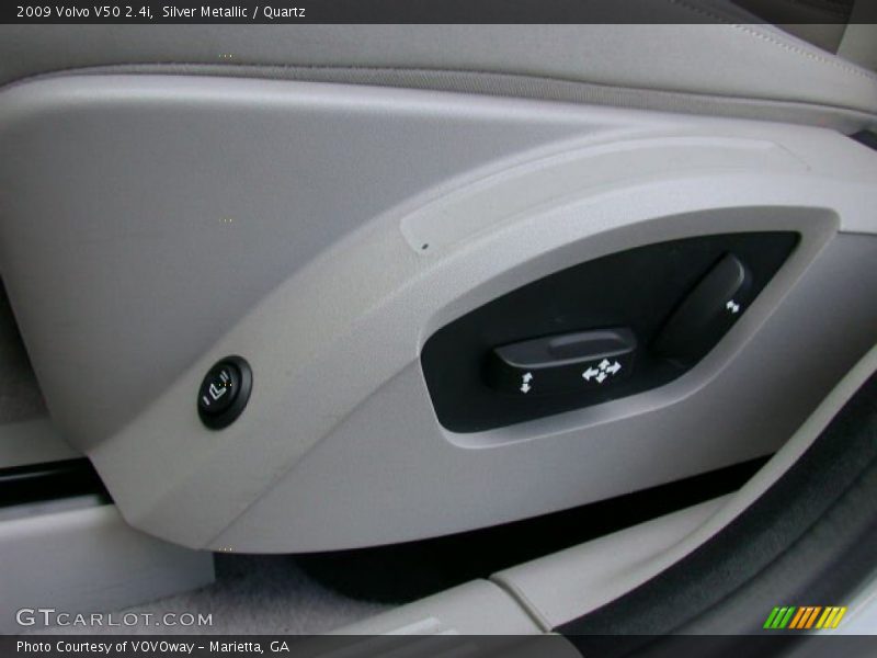 Silver Metallic / Quartz 2009 Volvo V50 2.4i
