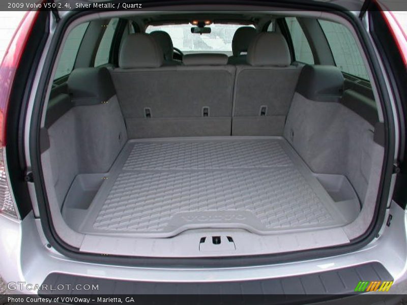  2009 V50 2.4i Trunk