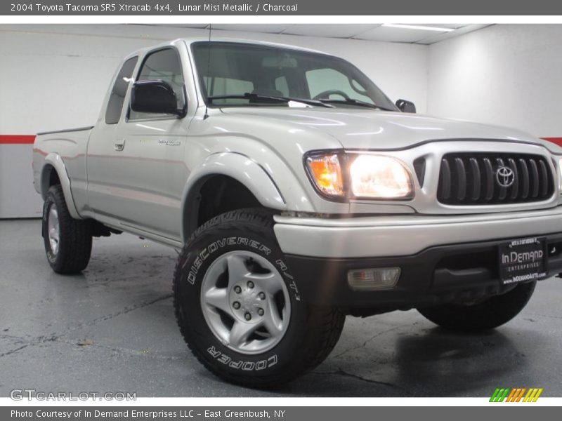 Lunar Mist Metallic / Charcoal 2004 Toyota Tacoma SR5 Xtracab 4x4