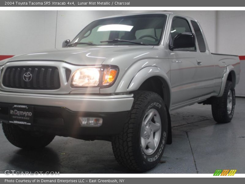 Lunar Mist Metallic / Charcoal 2004 Toyota Tacoma SR5 Xtracab 4x4