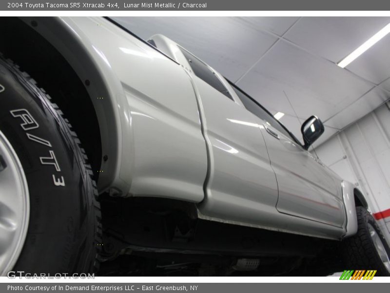 Lunar Mist Metallic / Charcoal 2004 Toyota Tacoma SR5 Xtracab 4x4