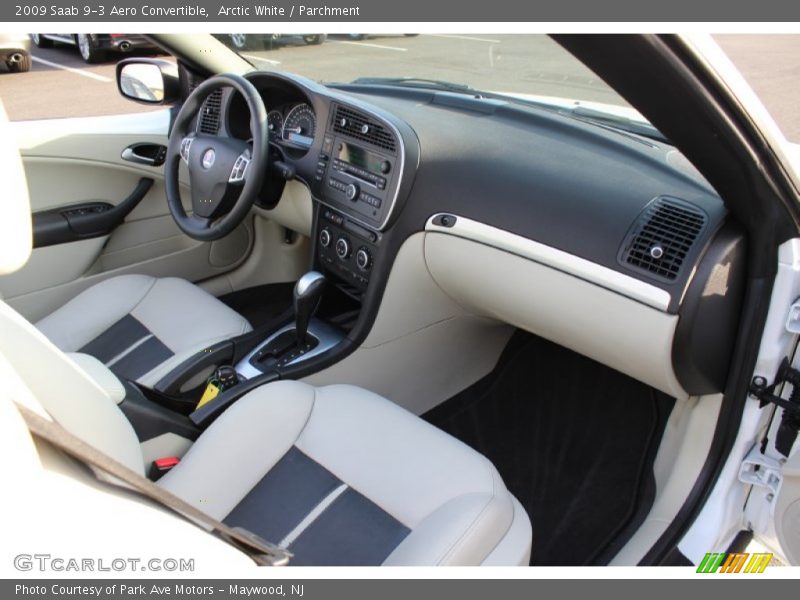 Dashboard of 2009 9-3 Aero Convertible