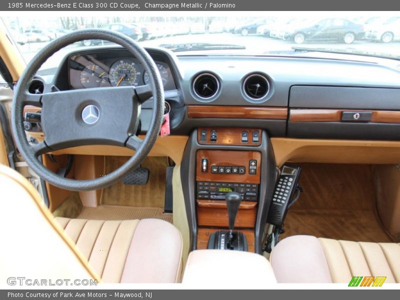 Dashboard of 1985 E Class 300 CD Coupe