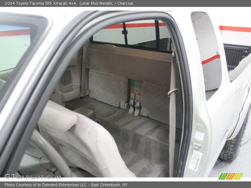 Lunar Mist Metallic / Charcoal 2004 Toyota Tacoma SR5 Xtracab 4x4