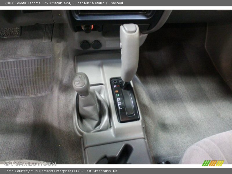 Lunar Mist Metallic / Charcoal 2004 Toyota Tacoma SR5 Xtracab 4x4