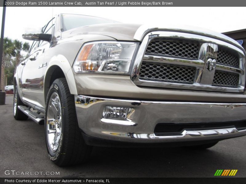 Austin Tan Pearl / Light Pebble Beige/Bark Brown 2009 Dodge Ram 1500 Laramie Crew Cab