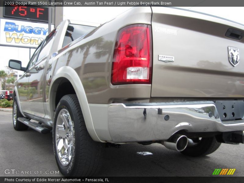 Austin Tan Pearl / Light Pebble Beige/Bark Brown 2009 Dodge Ram 1500 Laramie Crew Cab