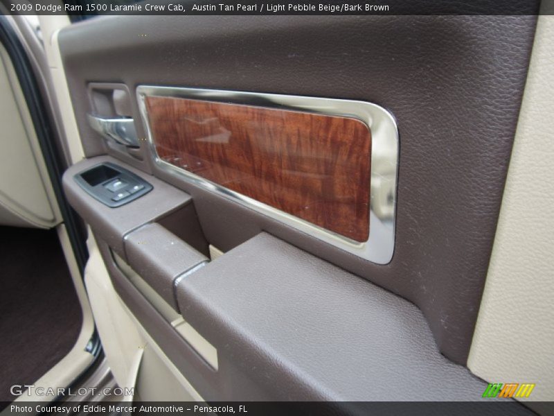 Austin Tan Pearl / Light Pebble Beige/Bark Brown 2009 Dodge Ram 1500 Laramie Crew Cab