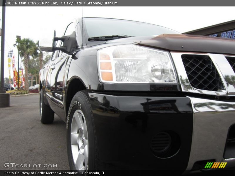 Galaxy Black / Graphite/Titanium 2005 Nissan Titan SE King Cab
