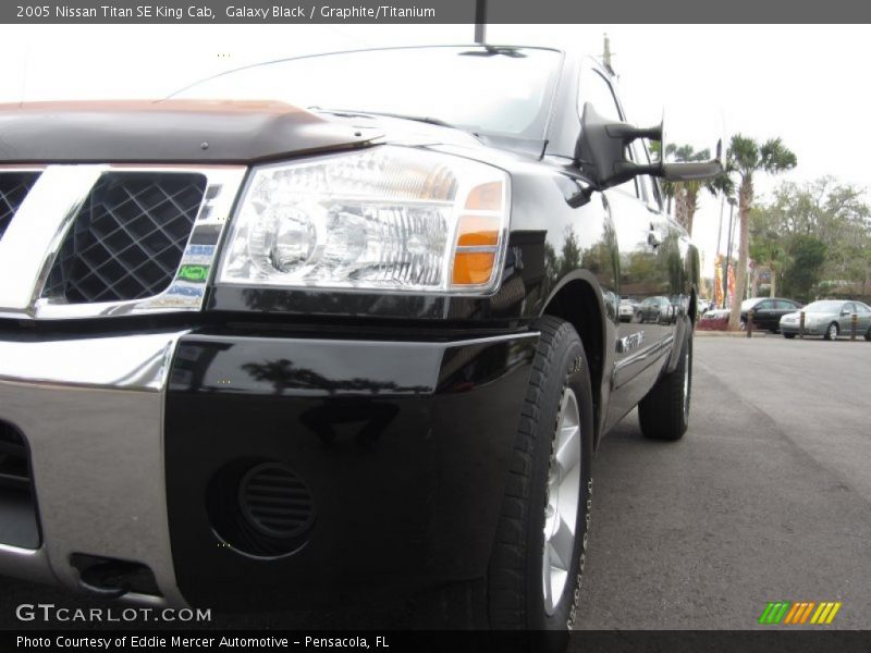 Galaxy Black / Graphite/Titanium 2005 Nissan Titan SE King Cab