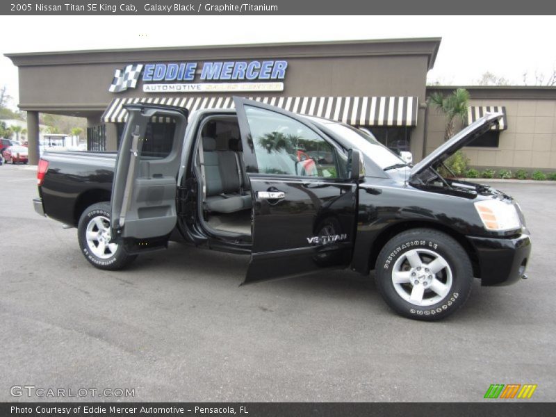Galaxy Black / Graphite/Titanium 2005 Nissan Titan SE King Cab