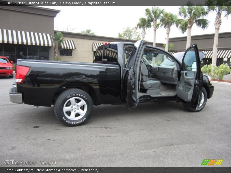 Galaxy Black / Graphite/Titanium 2005 Nissan Titan SE King Cab