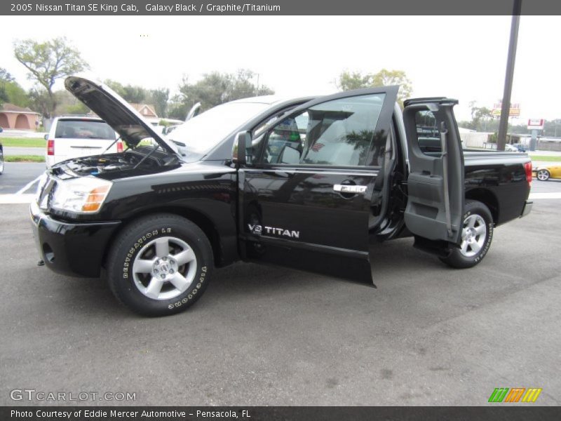 Galaxy Black / Graphite/Titanium 2005 Nissan Titan SE King Cab
