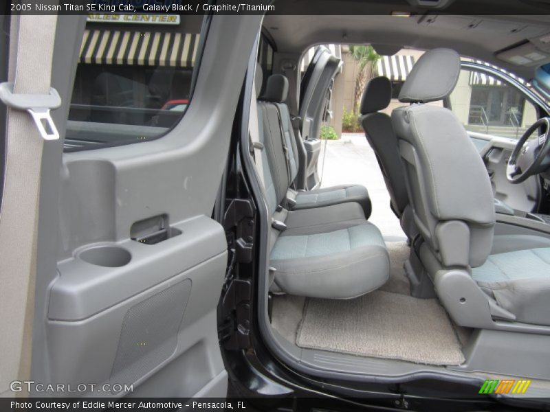 Galaxy Black / Graphite/Titanium 2005 Nissan Titan SE King Cab