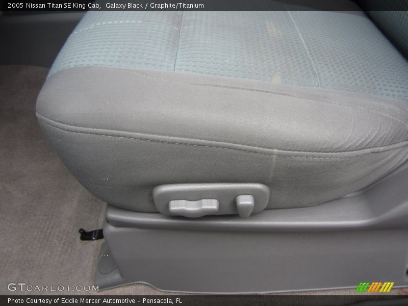 Galaxy Black / Graphite/Titanium 2005 Nissan Titan SE King Cab