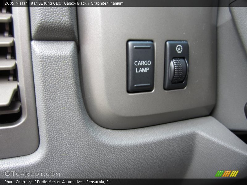 Galaxy Black / Graphite/Titanium 2005 Nissan Titan SE King Cab