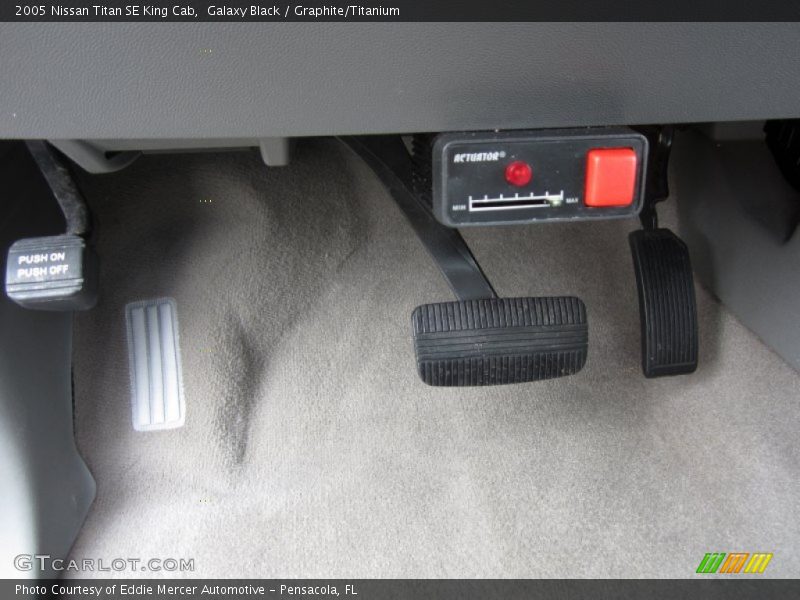 Galaxy Black / Graphite/Titanium 2005 Nissan Titan SE King Cab