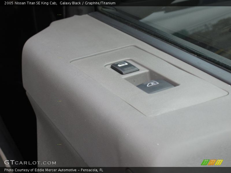 Galaxy Black / Graphite/Titanium 2005 Nissan Titan SE King Cab
