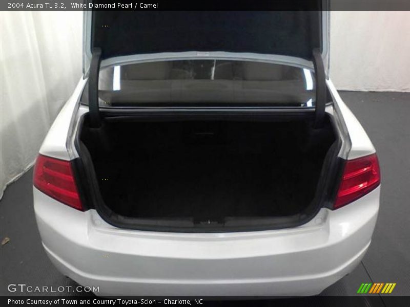 White Diamond Pearl / Camel 2004 Acura TL 3.2