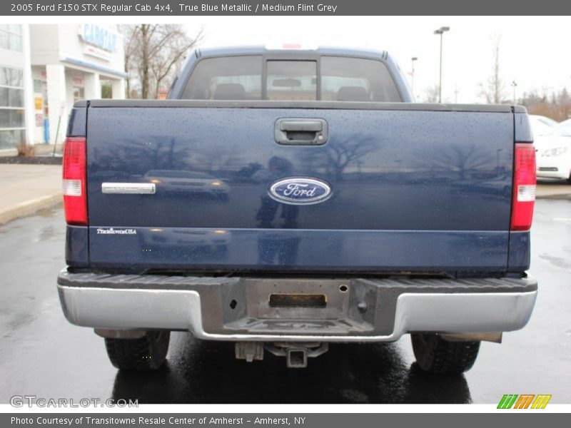 True Blue Metallic / Medium Flint Grey 2005 Ford F150 STX Regular Cab 4x4