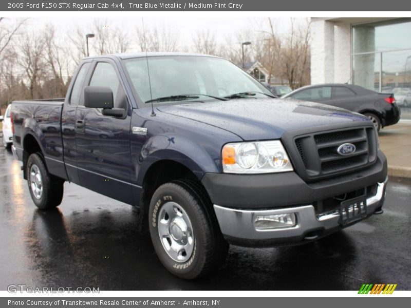 Front 3/4 View of 2005 F150 STX Regular Cab 4x4