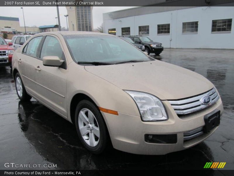 Dune Pearl Metallic / Charcoal Black 2007 Ford Fusion SE